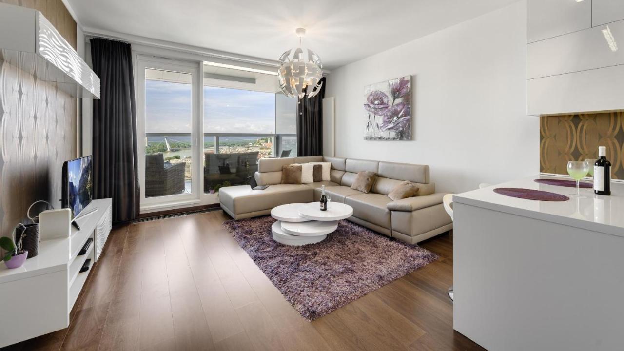 Апартаменты Panorama - Sunset And Castle View, 22Nd Floor, Garage, Ac Братислава Экстерьер фото