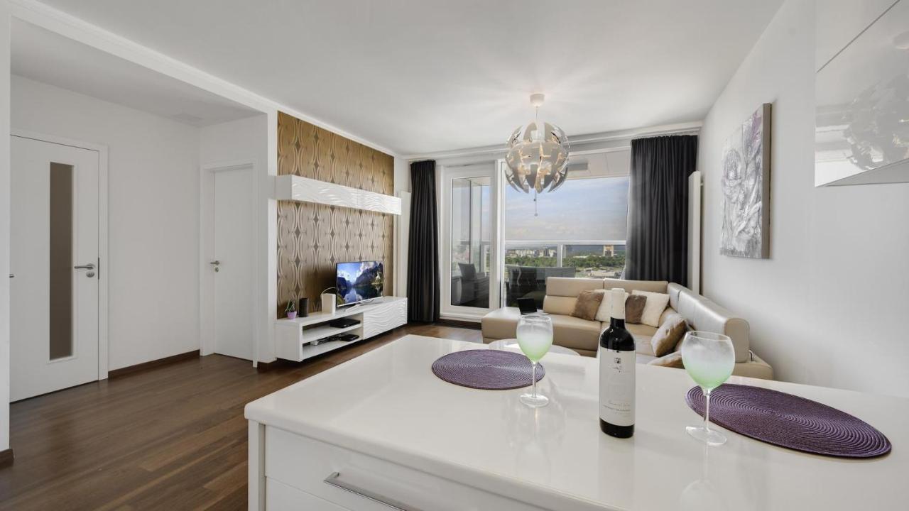 Апартаменты Panorama - Sunset And Castle View, 22Nd Floor, Garage, Ac Братислава Экстерьер фото