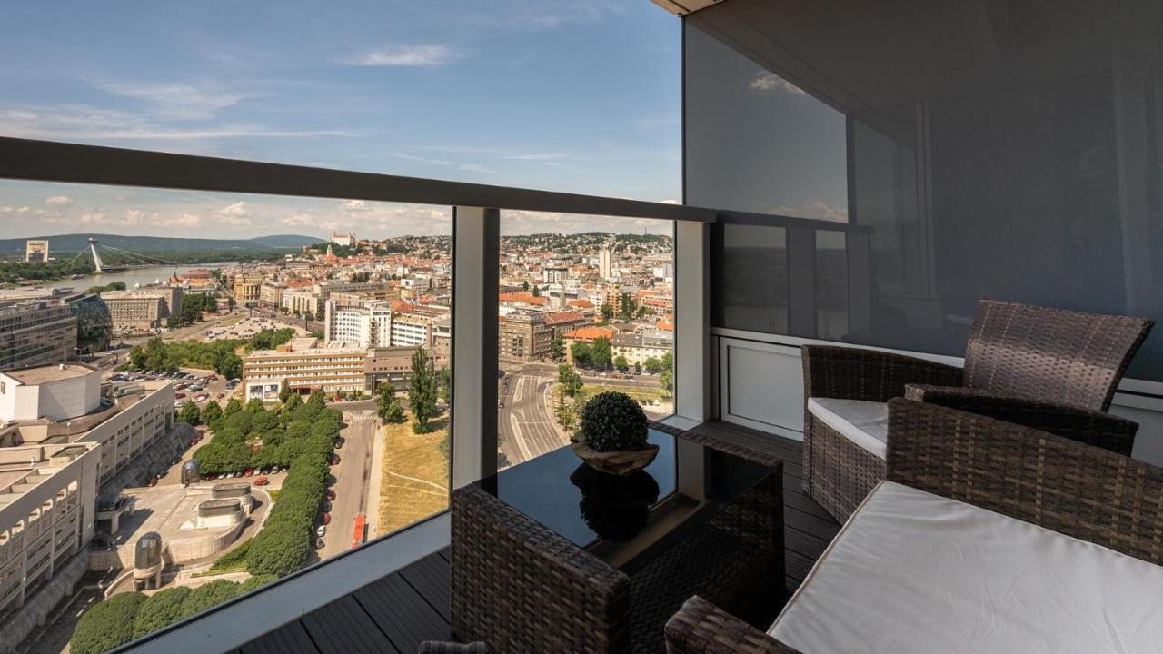 Апартаменты Panorama - Sunset And Castle View, 22Nd Floor, Garage, Ac Братислава Экстерьер фото
